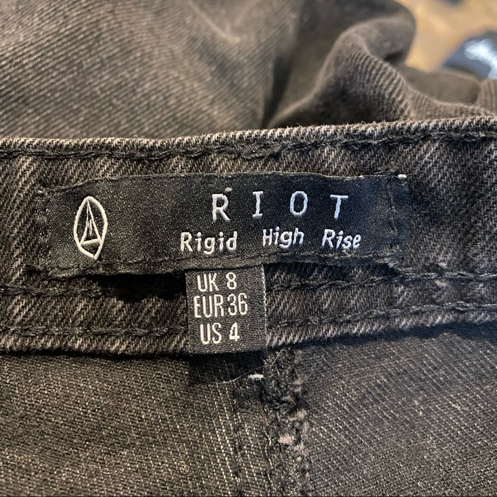 MISSGUIDED Riot Rigid High Rise Rip Jeans Size 4 - Picture 6 of 8